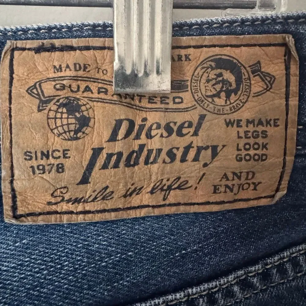 Diesel Men’s Zatiny Bootcut Jeans